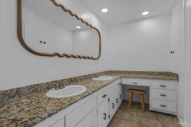 1044 Aquamarine Dr, Gulf Breeze, FL 32563
