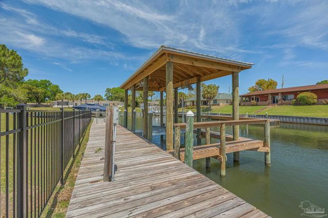 1044 Aquamarine Dr, Gulf Breeze, FL 32563
