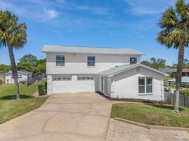 1044 Aquamarine Dr, Gulf Breeze, FL 32563