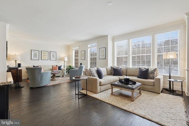 22597 WINDSOR LOCKS SQ, Ashburn, VA 20148