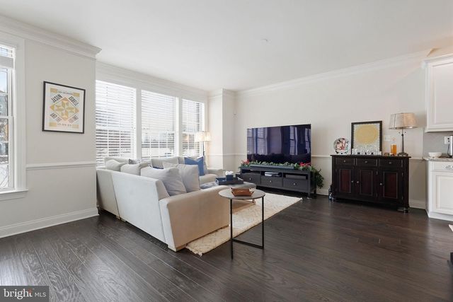 22597 WINDSOR LOCKS SQ, Ashburn, VA 20148