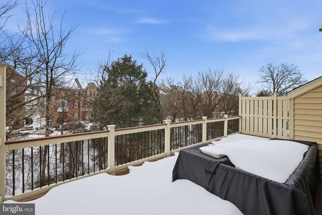 22597 WINDSOR LOCKS SQ, Ashburn, VA 20148