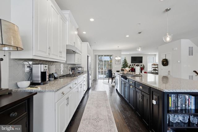 22597 WINDSOR LOCKS SQ, Ashburn, VA 20148