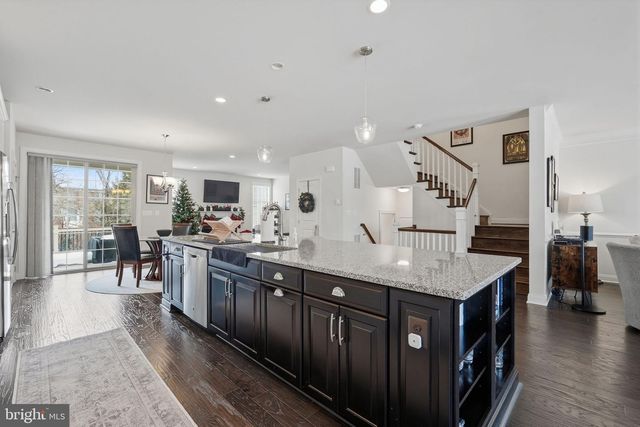 22597 WINDSOR LOCKS SQ, Ashburn, VA 20148