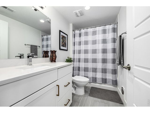 6820 E Lowry Blvd, Denver, CO 80230