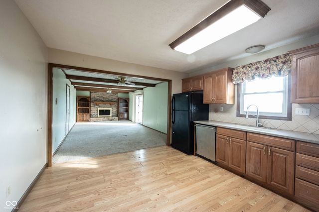 3695 W 100 N, Greenfield, IN 46140