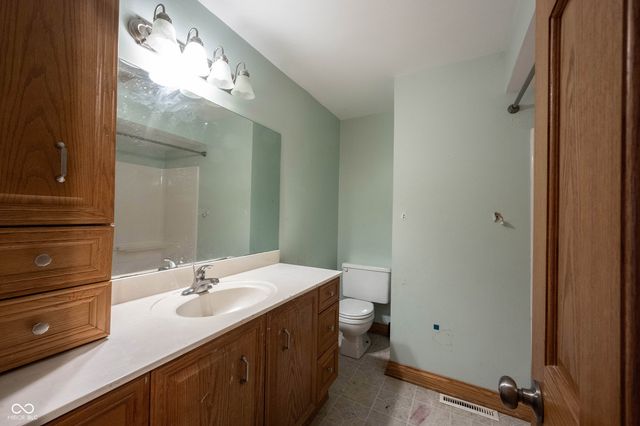 3695 W 100 N, Greenfield, IN 46140