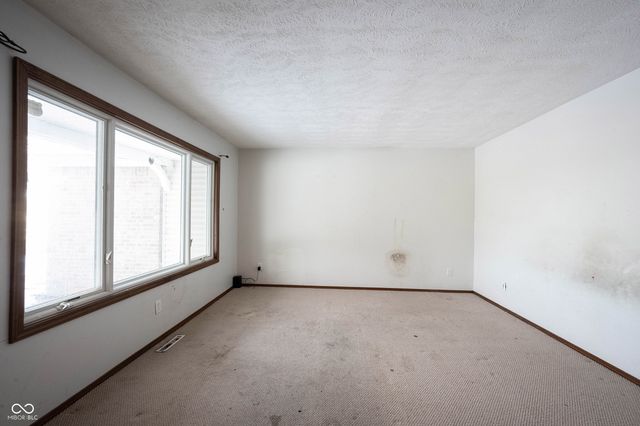 3695 W 100 N, Greenfield, IN 46140