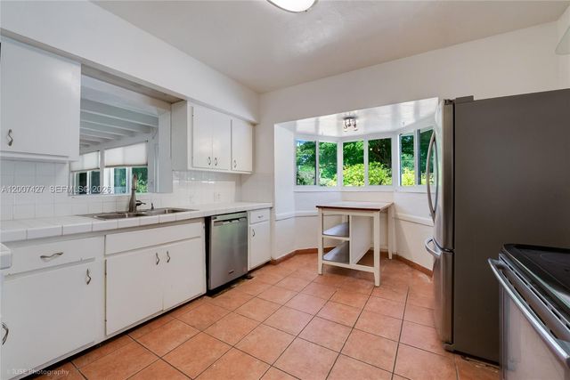 5889 Devonshire Blvd, Miami, FL 33155