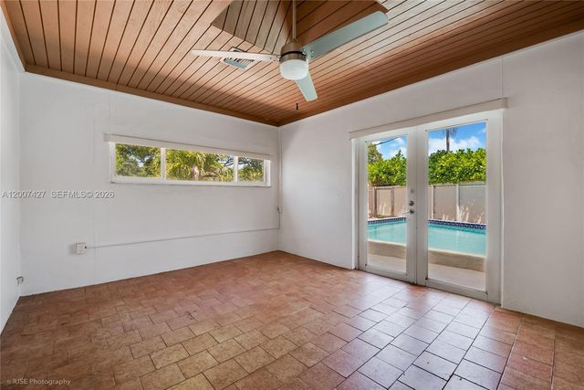 5889 Devonshire Blvd, Miami, FL 33155