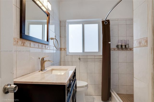 5889 Devonshire Blvd, Miami, FL 33155