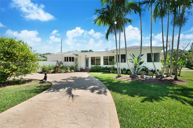 5889 Devonshire Blvd, Miami, FL 33155