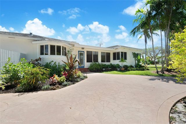 5889 Devonshire Blvd, Miami, FL 33155