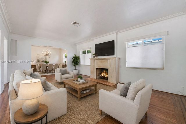 5889 Devonshire Blvd, Miami, FL 33155