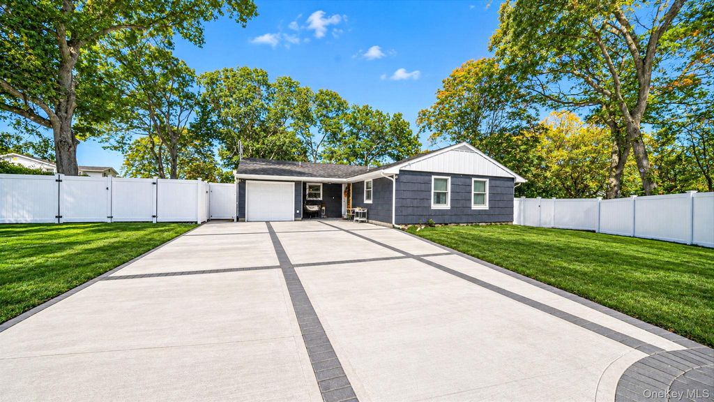 9 Hill Street, Ronkonkoma, NY 11779 — photo 2