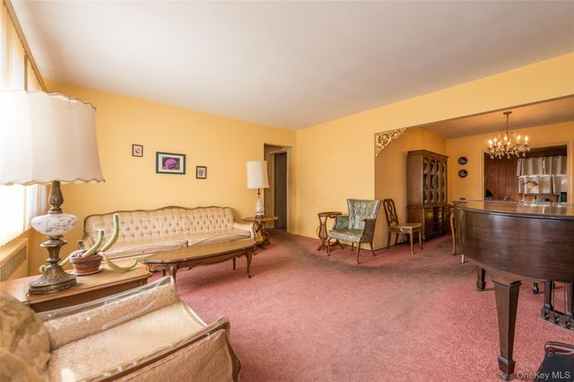 770 Palmetto Drive, Franklin Square, NY 11010