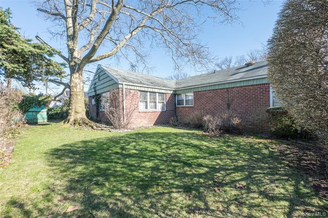 770 Palmetto Drive, Franklin Square, NY 11010