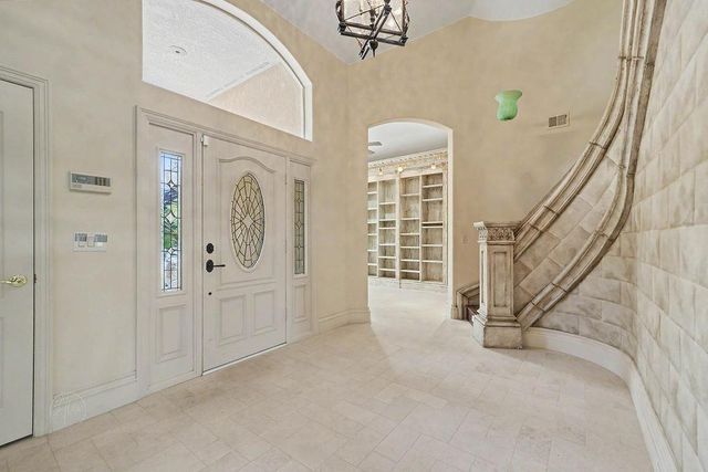 10111 N Spanish Bay Drive, Fresno, CA 93720