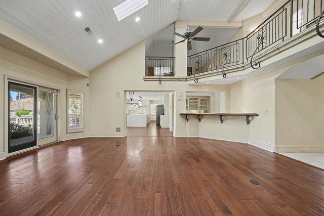 10111 N Spanish Bay Drive, Fresno, CA 93720