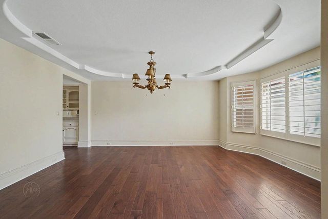 10111 N Spanish Bay Drive, Fresno, CA 93720