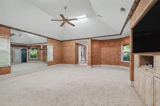 10111 N Spanish Bay Drive, Fresno, CA 93720