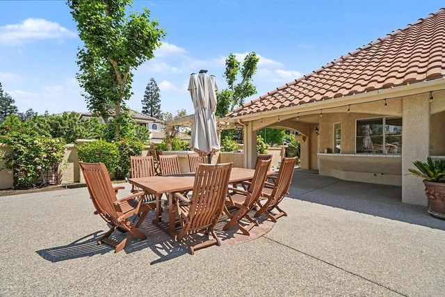 10111 N Spanish Bay Drive, Fresno, CA 93720