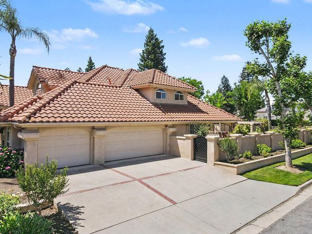 10111 N Spanish Bay Drive, Fresno, CA 93720