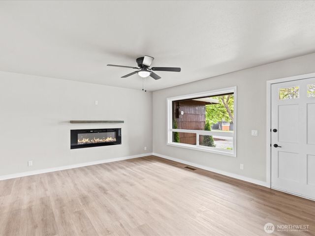 418 S 190th Street, Burien, WA 98148