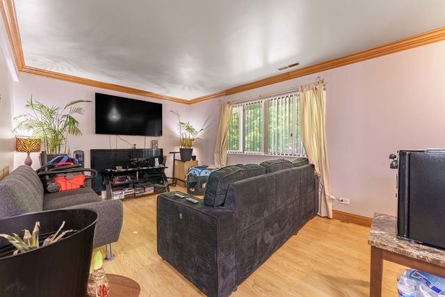 6400 27th Street 201, Berwyn, IL 60402
