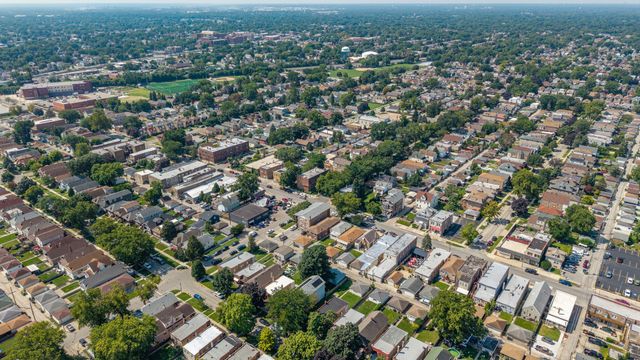 6400 27th Street 201, Berwyn, IL 60402