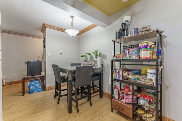 6400 27th Street 201, Berwyn, IL 60402