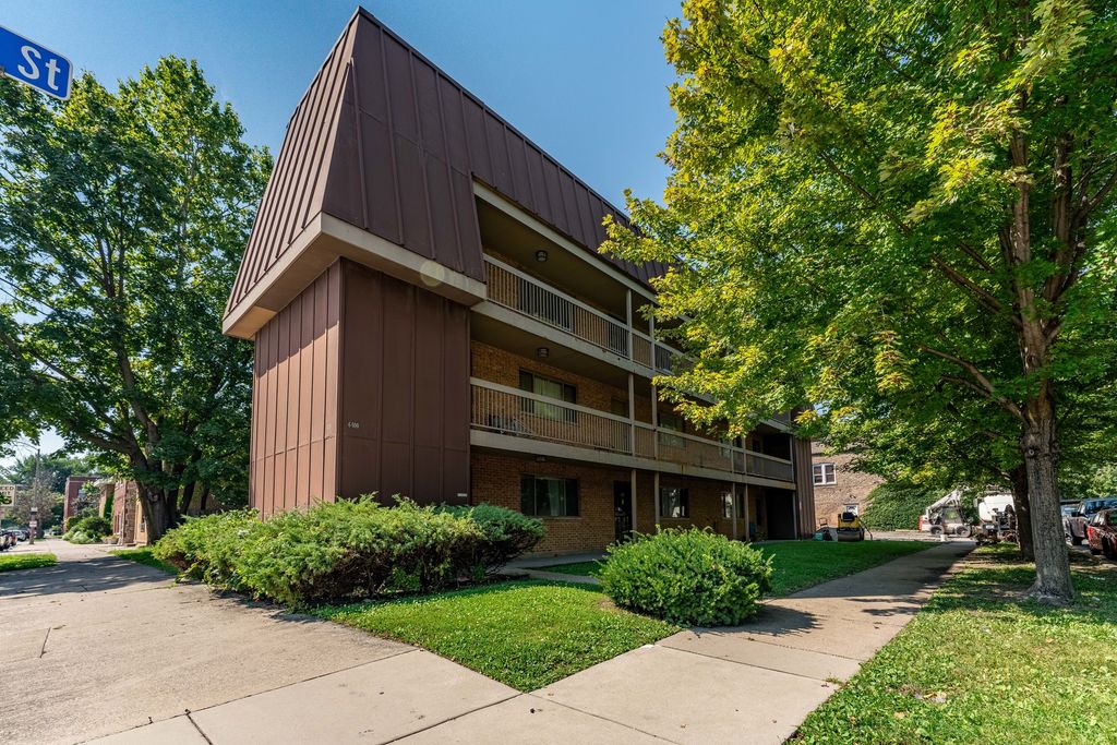 6400 27th Street 201, Berwyn, IL 60402