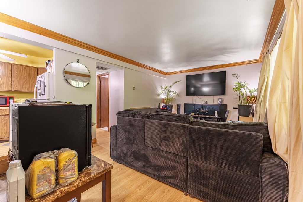6400 27th Street 201, Berwyn, IL 60402 — photo 3