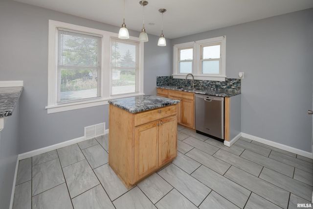 3712 33rd St Street, Moline, IL 61265