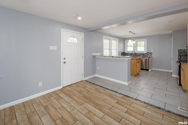 3712 33rd St Street, Moline, IL 61265