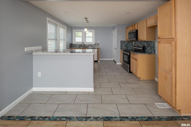 3712 33rd St Street, Moline, IL 61265