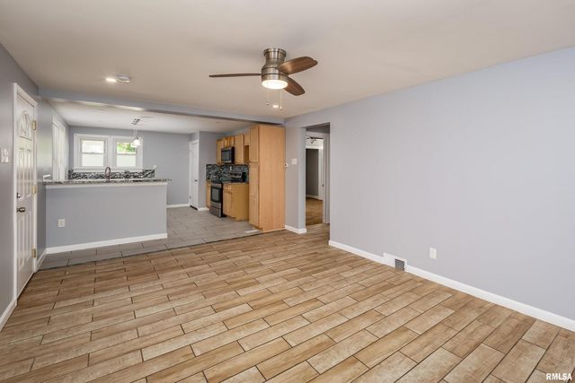 3712 33rd St Street, Moline, IL 61265