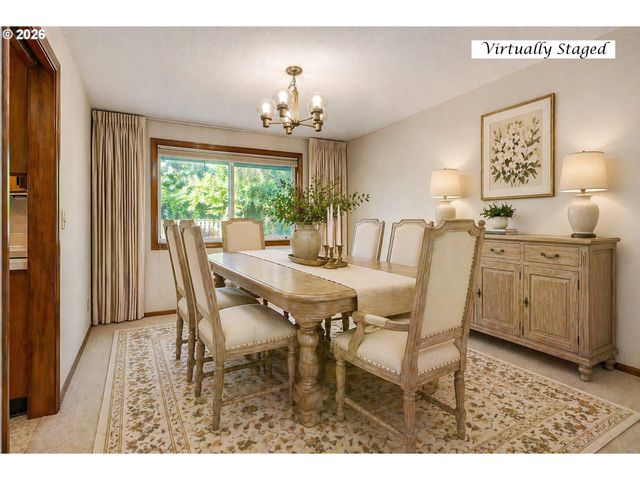 18140 STONEWOOD Dr, Gladstone, OR 97027