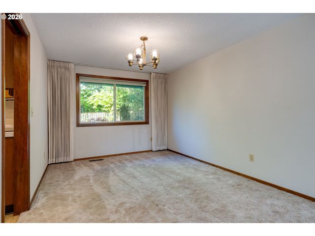 18140 STONEWOOD Dr, Gladstone, OR 97027