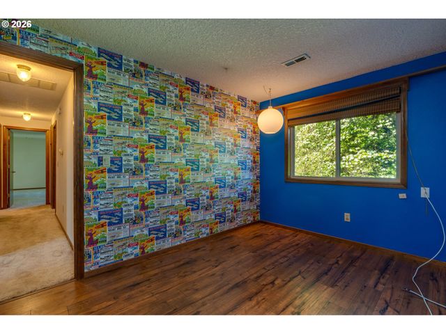 18140 STONEWOOD Dr, Gladstone, OR 97027