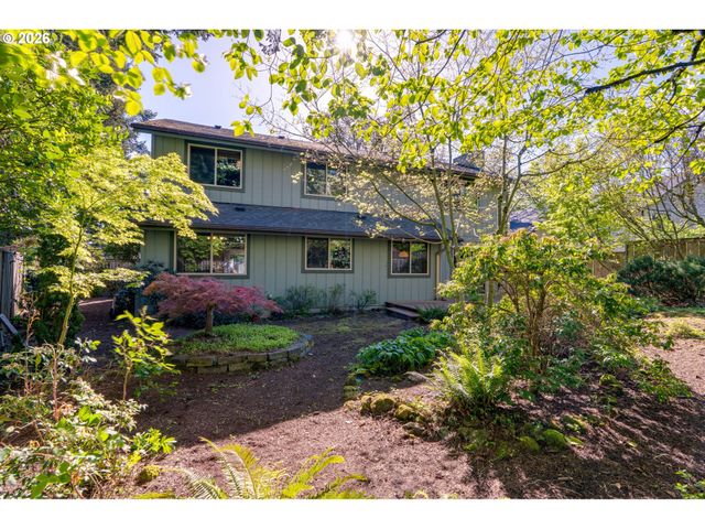 18140 STONEWOOD Dr, Gladstone, OR 97027