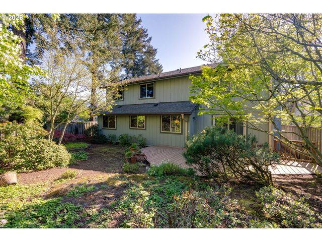 18140 STONEWOOD Dr, Gladstone, OR 97027