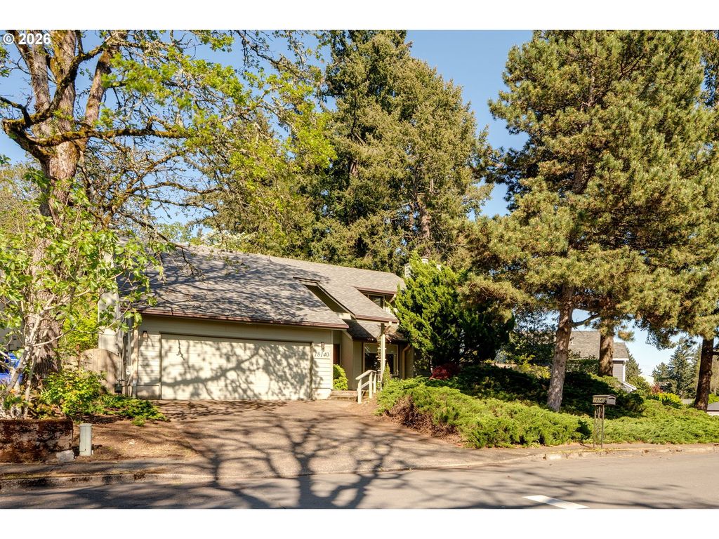 18140 STONEWOOD Dr, Gladstone, OR 97027