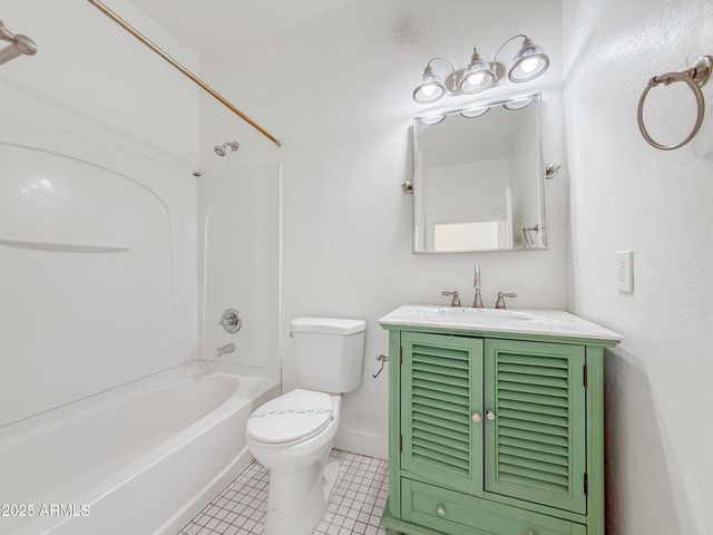 164 W COMMERCE Court, Gilbert, AZ 85233