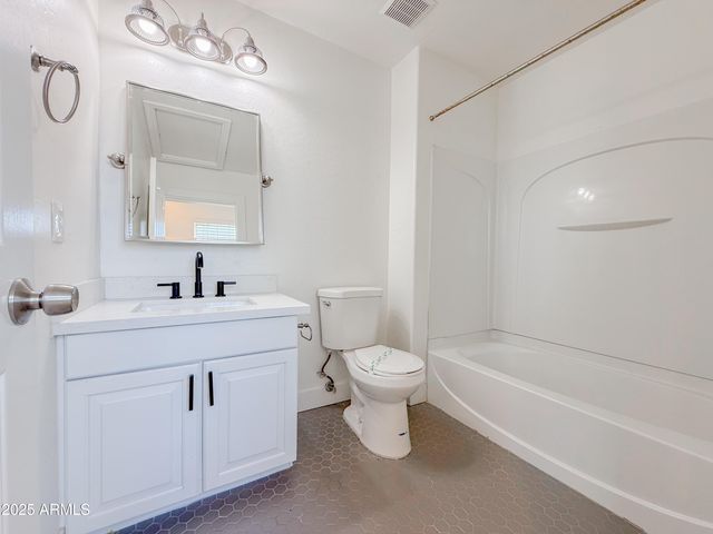 164 W COMMERCE Court, Gilbert, AZ 85233