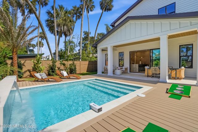 371 9TH Street, Atlantic Beach, FL 32233
