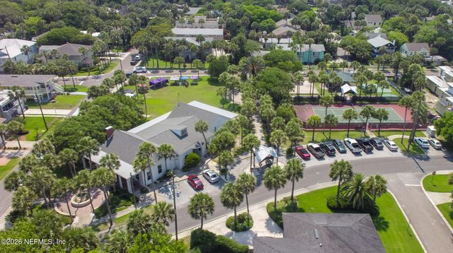 371 9TH Street, Atlantic Beach, FL 32233