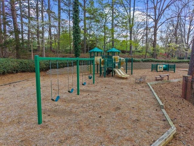 110 Valley Summit Court, Roswell, GA 30075