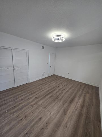 1701 N Treasure Dr 5, North Bay Village, FL 33141