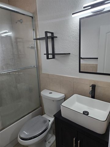 1701 N Treasure Dr 5, North Bay Village, FL 33141